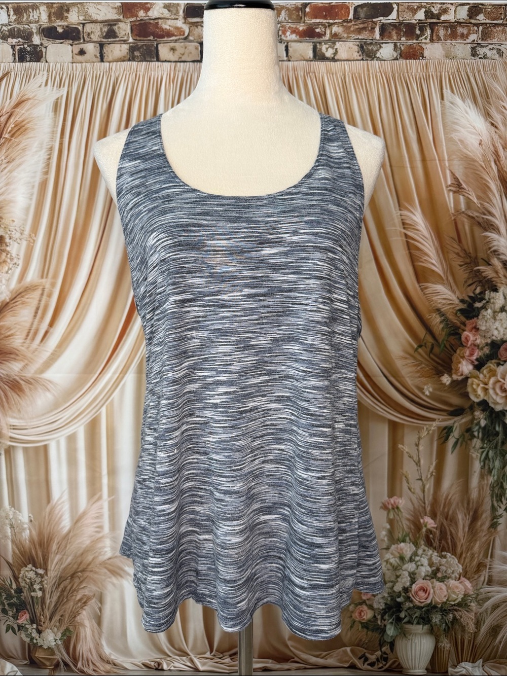 Avia Gray Space-Dye Scoop Neck Tank
